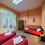 Hostel Guesthouse32 *