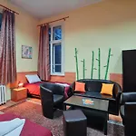 Guesthouse32 Hostel