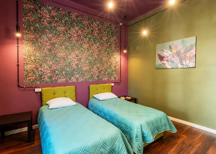 Hostel Guesthouse32 *