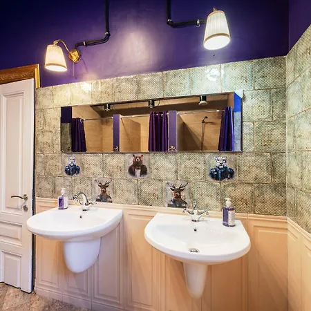 Хостел Guesthouse32 *