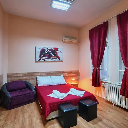 Hostal The Old School House *