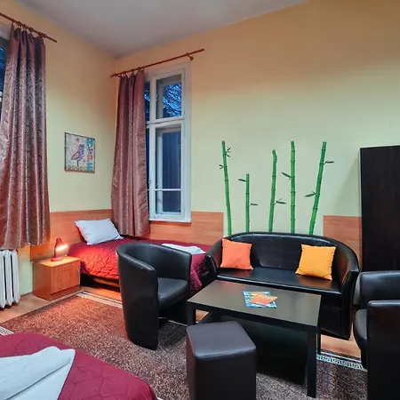 Guesthouse32 Hostel