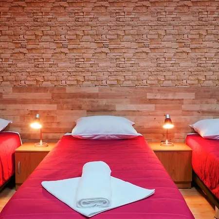 Guesthouse32 Hostel *